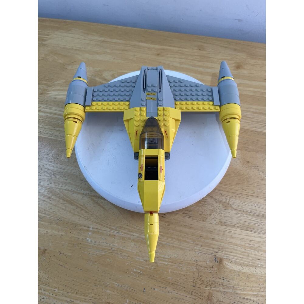 LEGO Star Wars: Naboo Starfighter (75092) as is